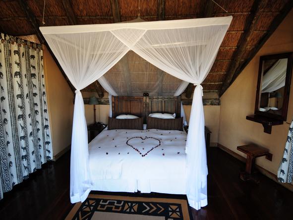 Deception Valley Lodge - Bedroom2